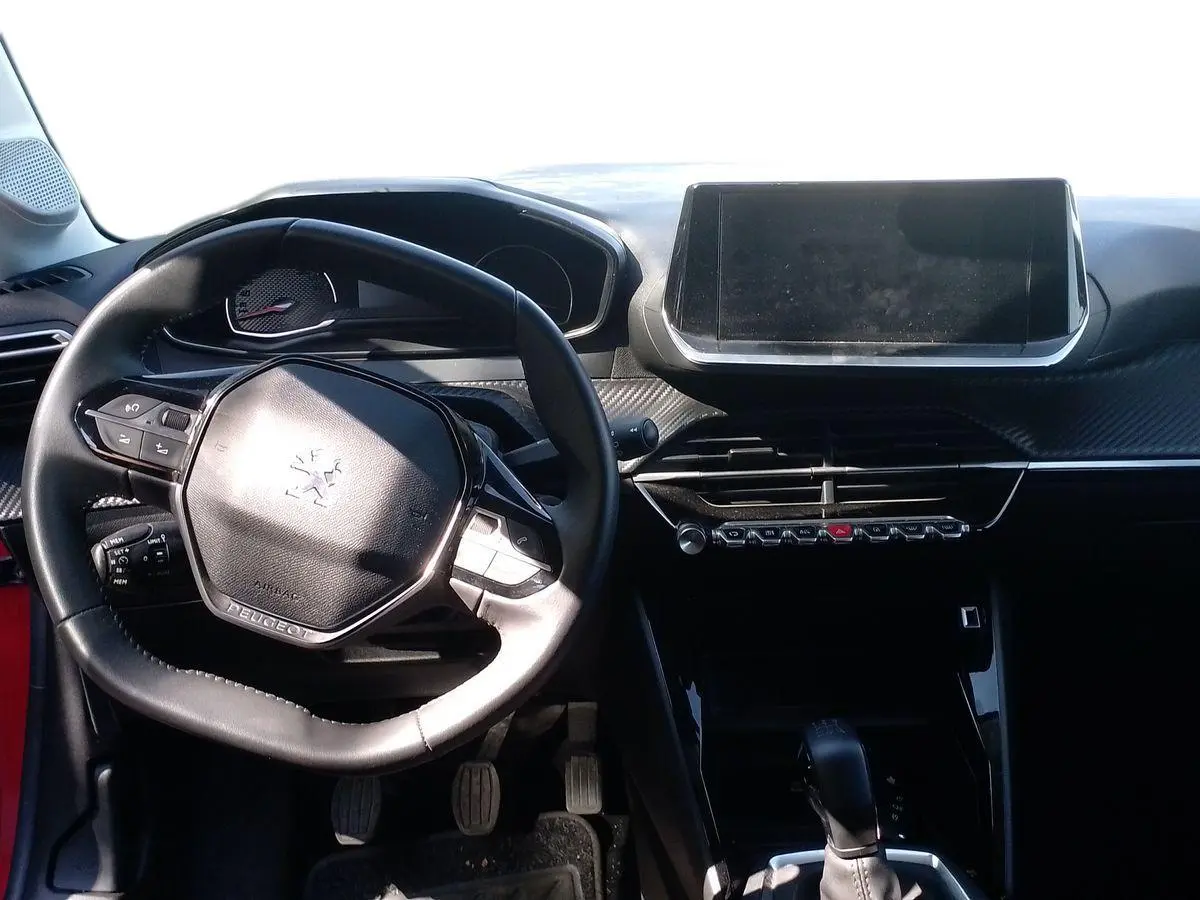 Immagine 10 Peugeot 208