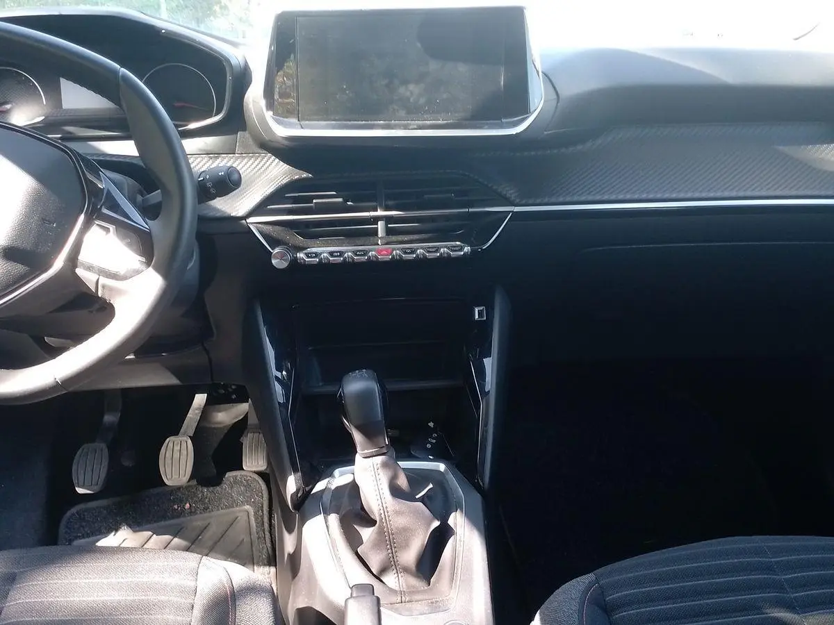 Immagine 11 Peugeot 208