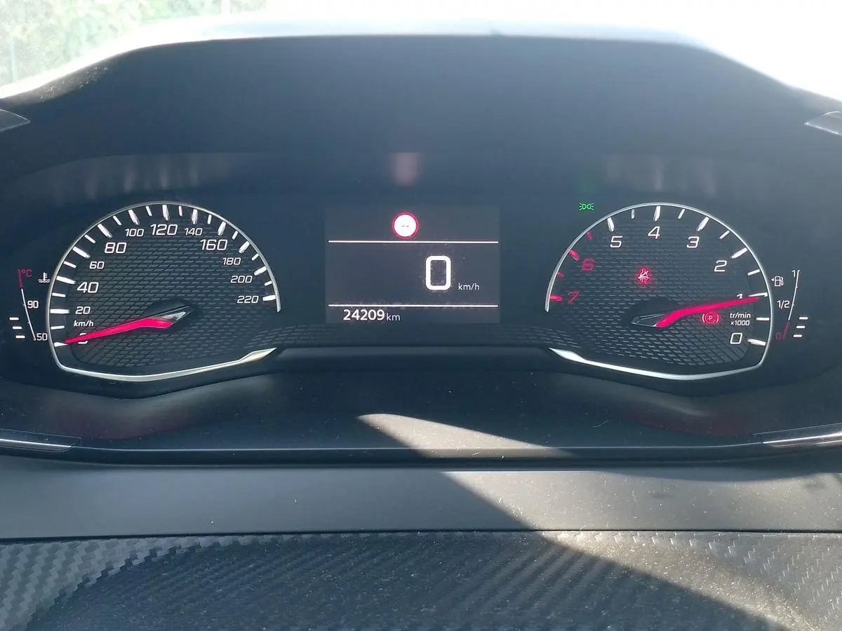 Immagine 12 Peugeot 208