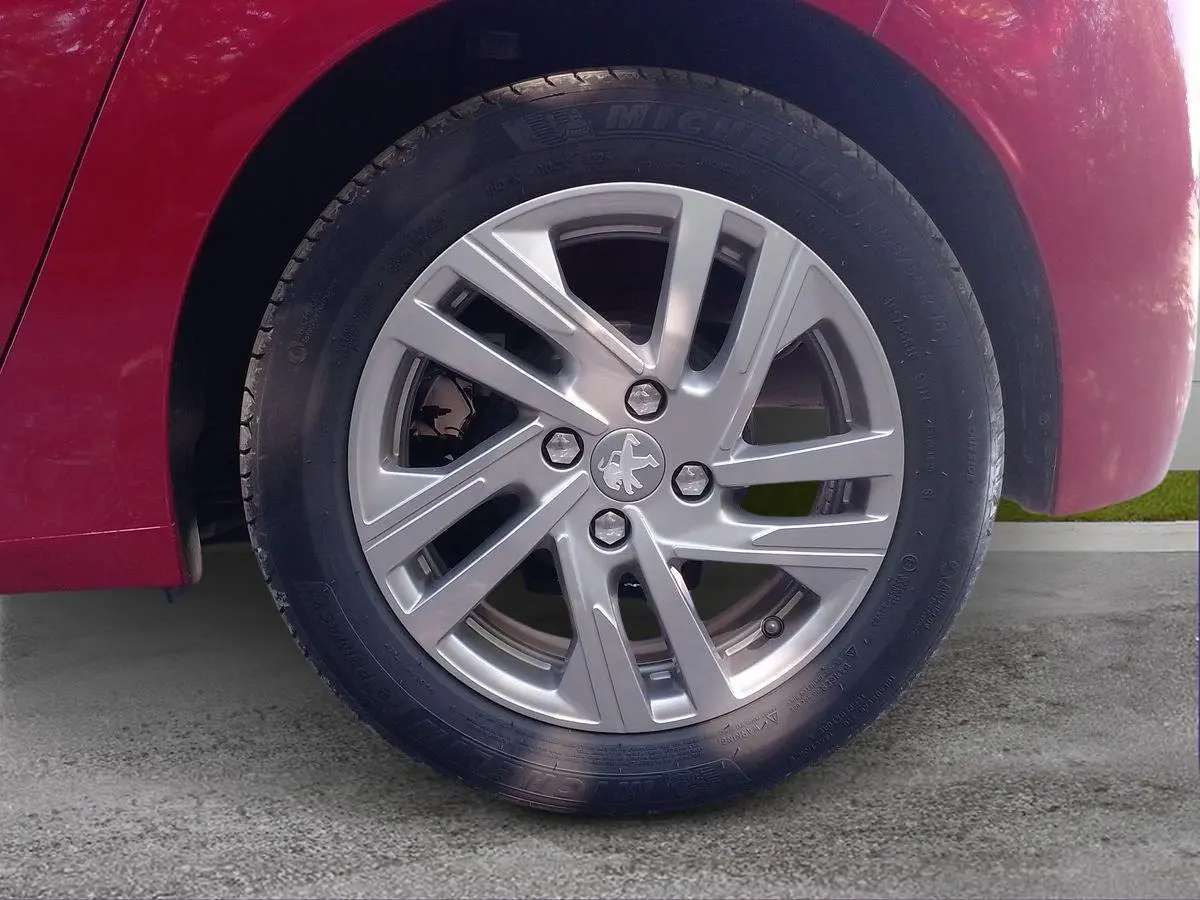 Immagine 8 Peugeot 208