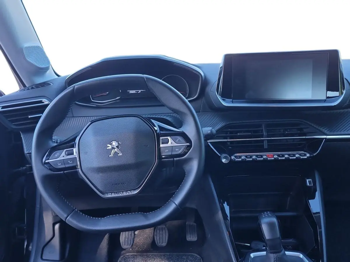 Immagine 10 Peugeot 208