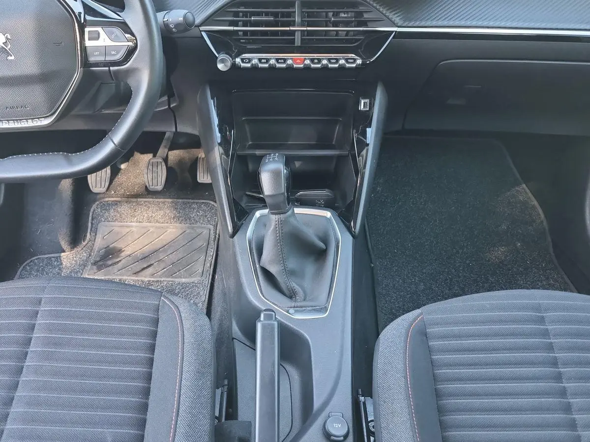 Immagine 11 Peugeot 208