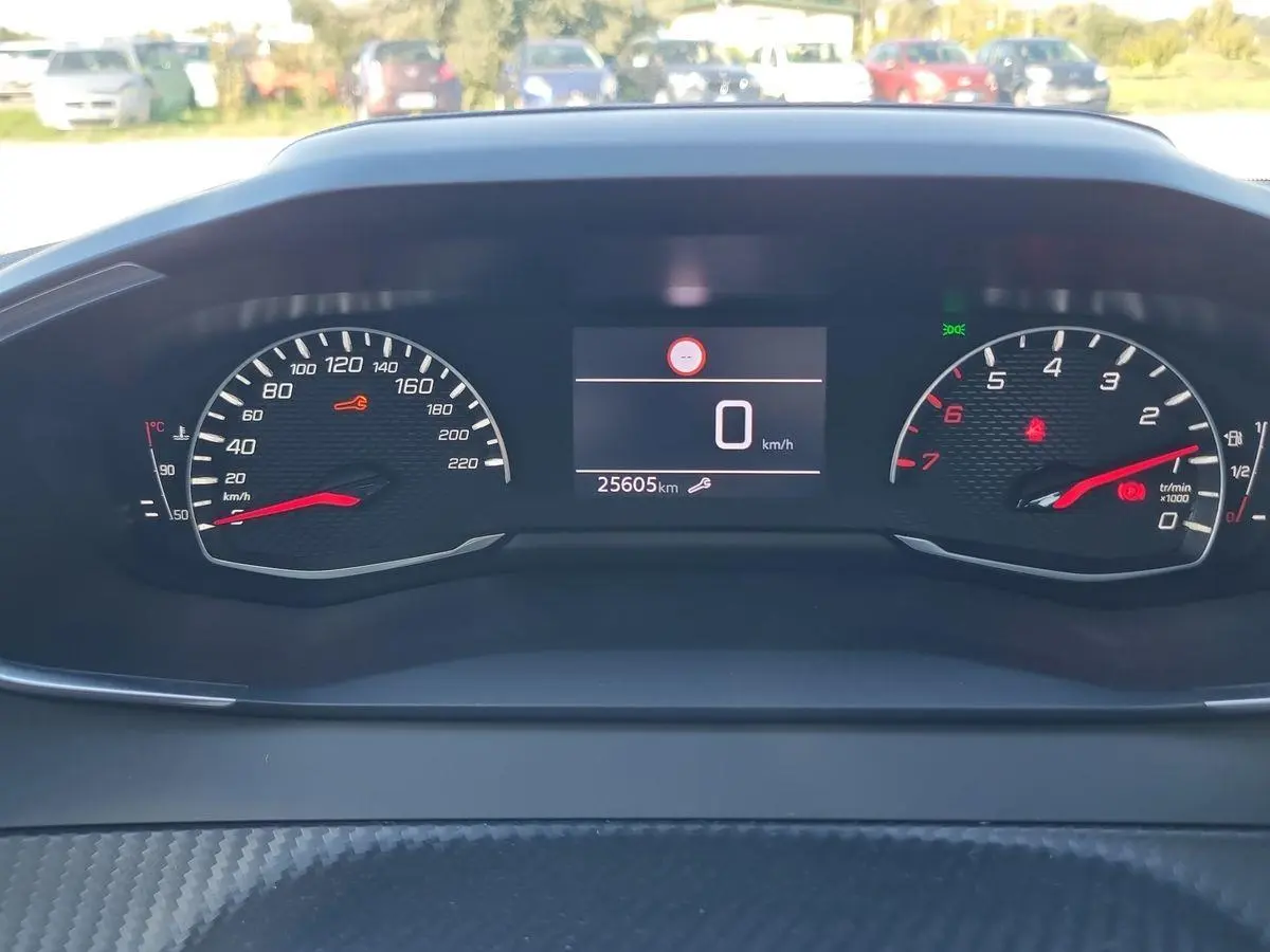 Immagine 12 Peugeot 208
