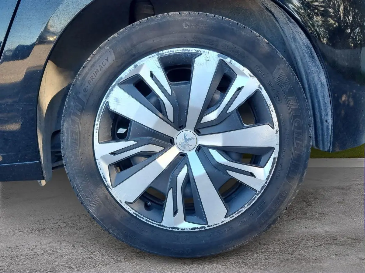 Immagine 8 Peugeot 208