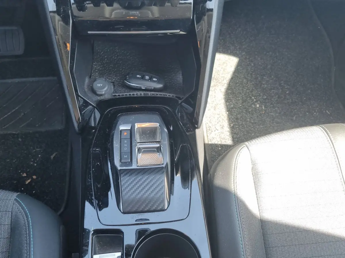 Immagine 11 Peugeot 208