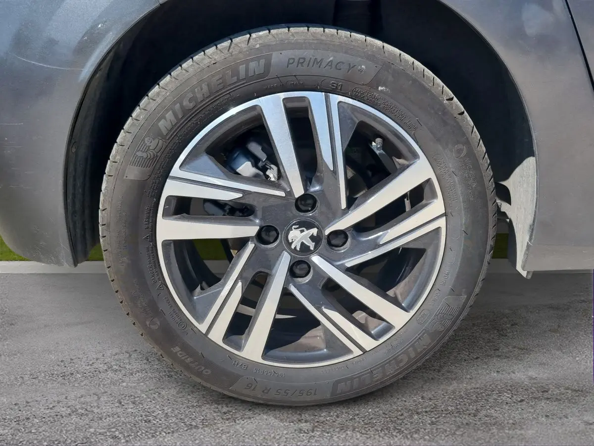 Immagine 8 Peugeot 208
