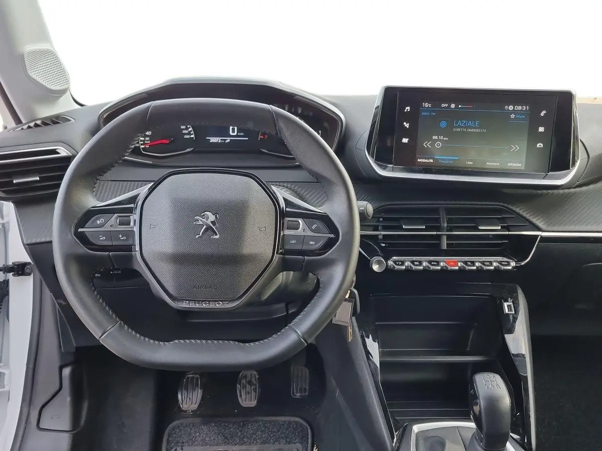 Immagine 10 Peugeot 208