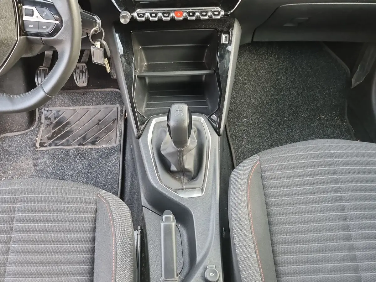 Immagine 11 Peugeot 208