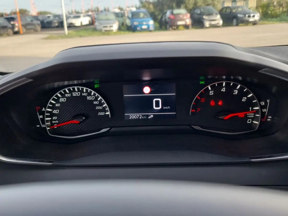 Immagine 12 Peugeot 208