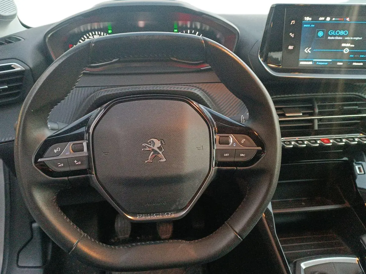 Immagine 10 Peugeot 208