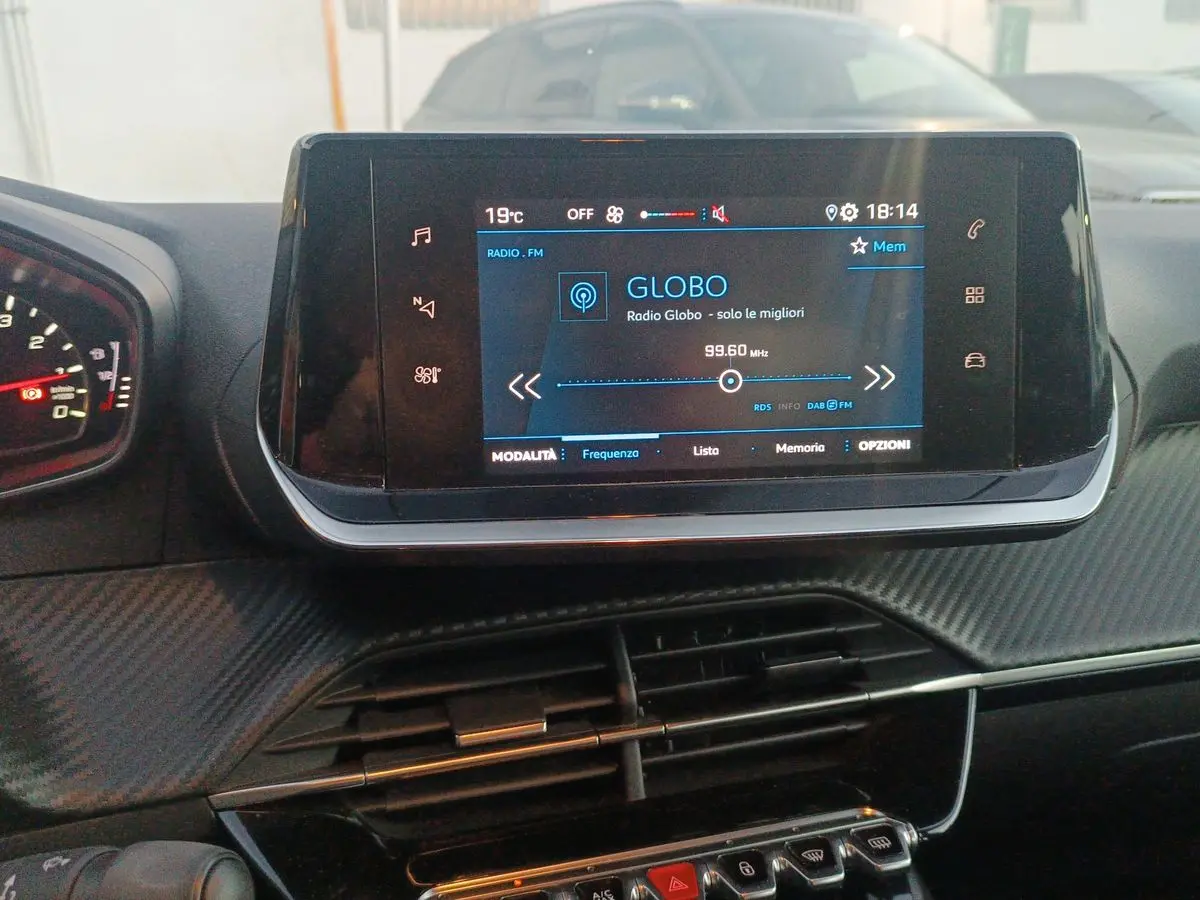 Immagine 11 Peugeot 208