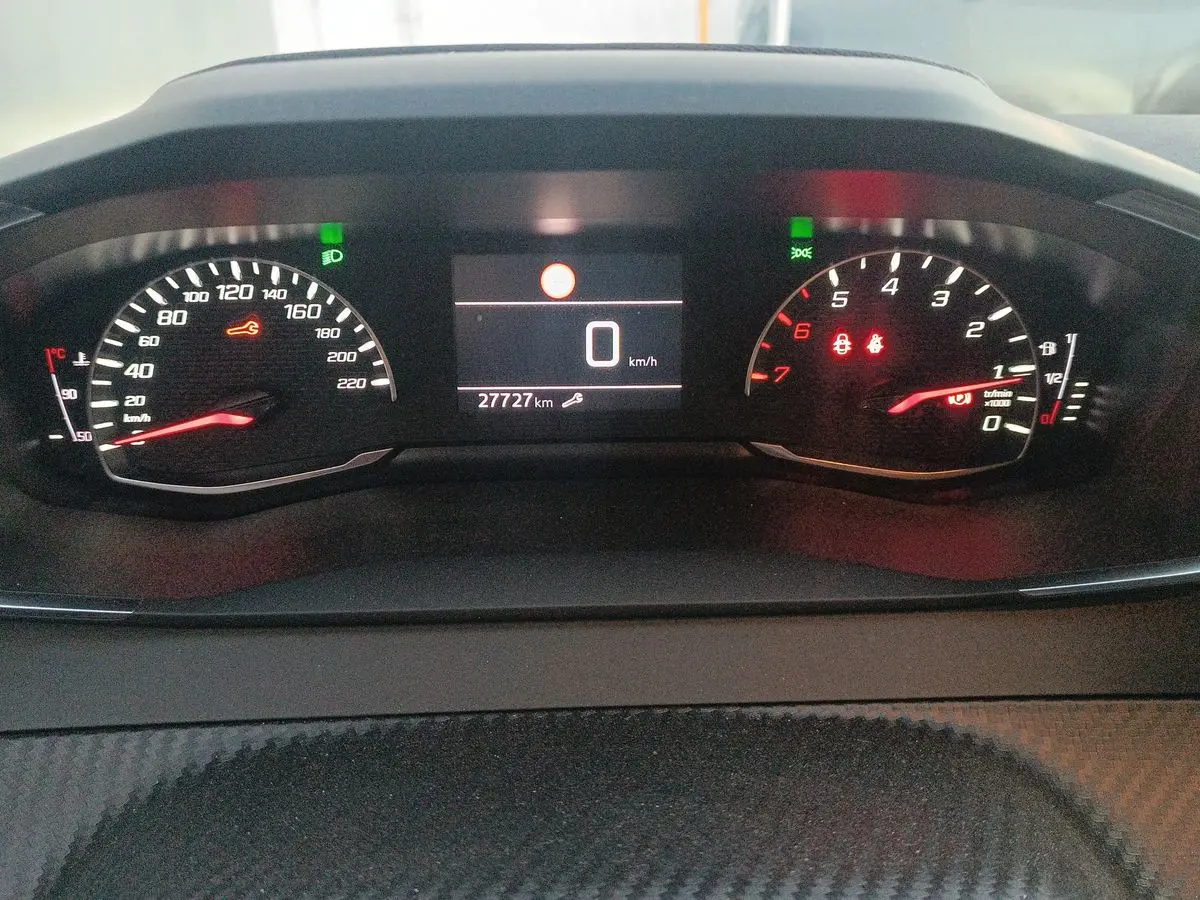 Immagine 12 Peugeot 208