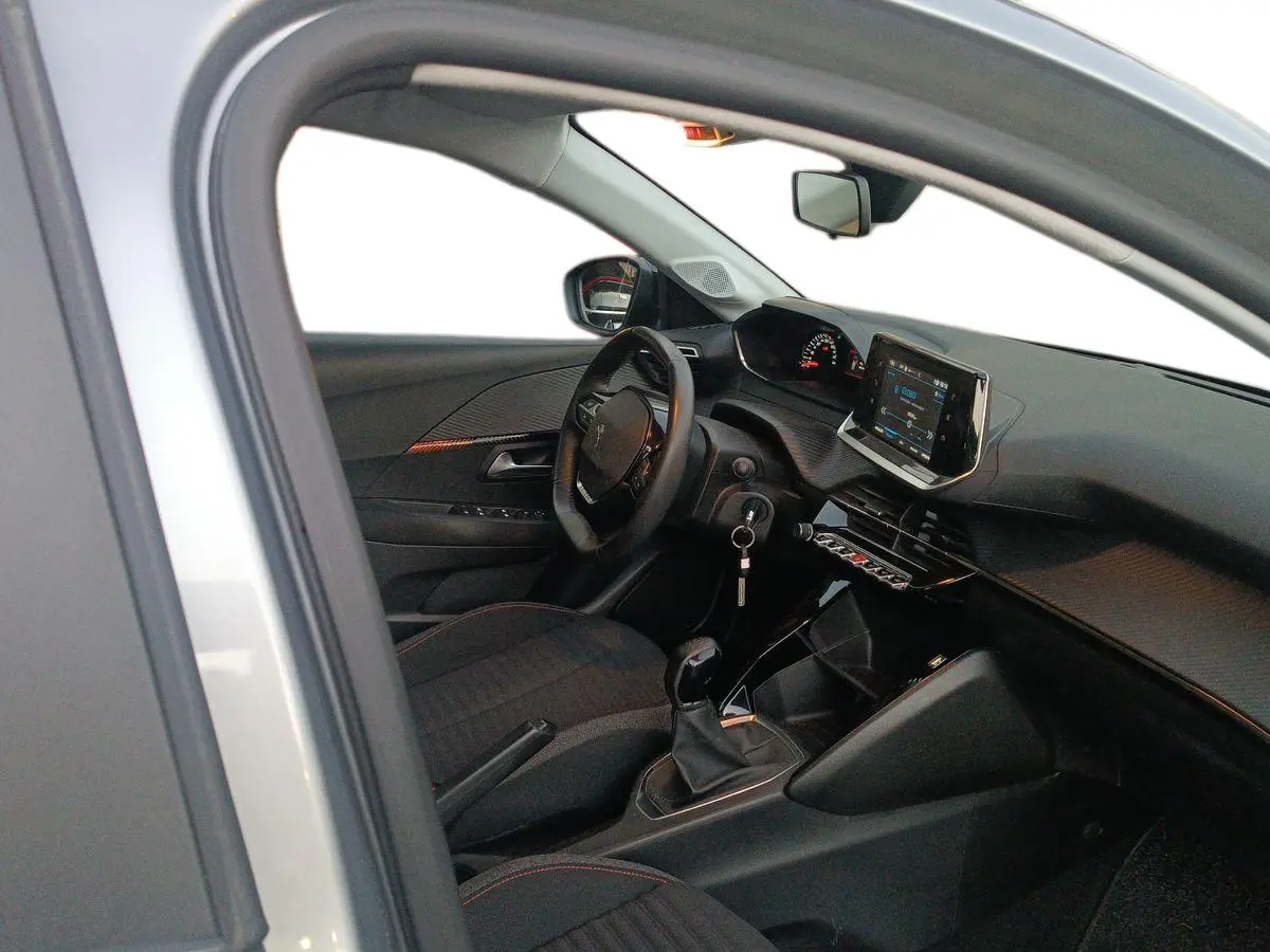 Immagine 15 Peugeot 208
