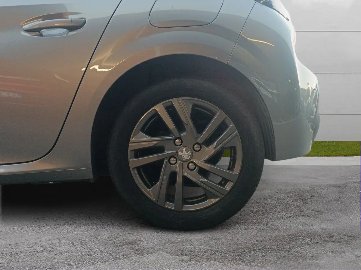 Immagine 8 Peugeot 208
