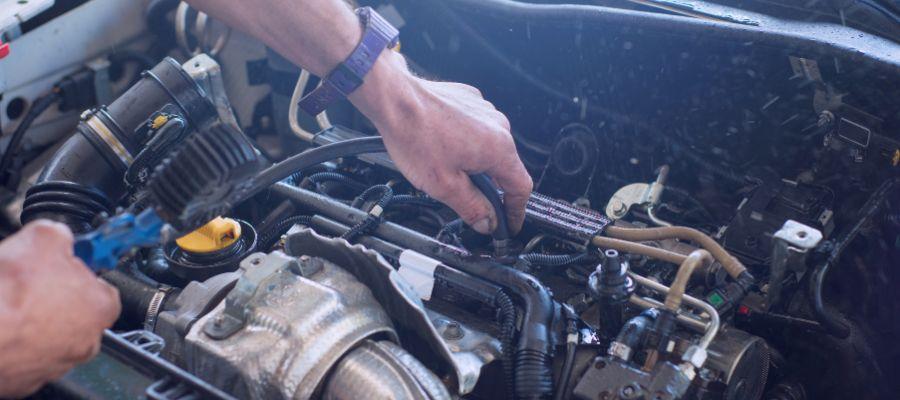 Revisione auto a Roma: collaudo motore